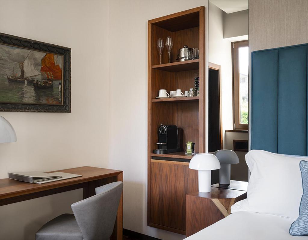 Deluxe Double Room Mountain View
