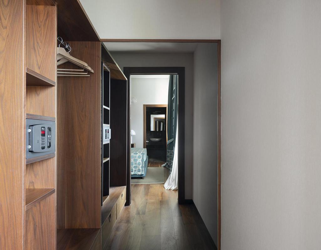 Deluxe Double Room Mountain View